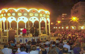 foto dell'evento Ostia Classic: musica e negozi aperti by night, fino a settembre