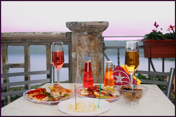 foto del locale Enoteca del Lago - aperitivo castelli romani