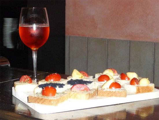 aperitivo a Roma - happy hour al Antro di Bacco