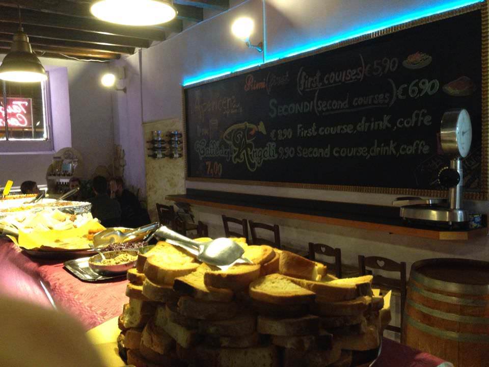 Caff degli Angeli: Apericena a 8 euro invece che 10 euro solo per chi prenota con Laperitivo.it!
